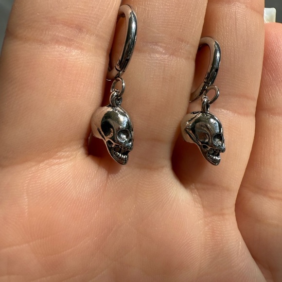 Halloween gothic vintage black Silver Skull Hoop Earrings - Picture 8 of 9